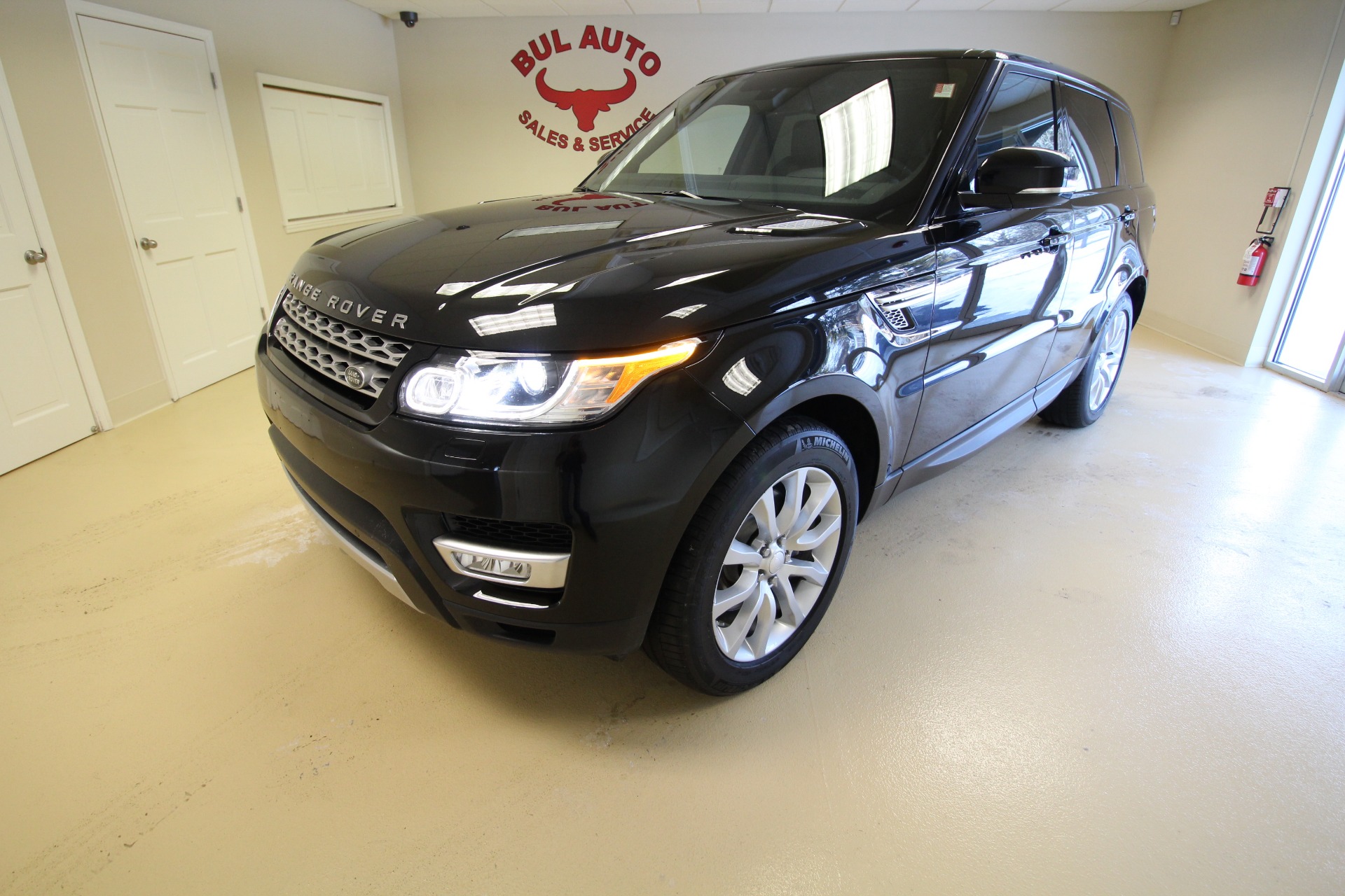 Used 2014 Land Rover Range Rover Sport HSE for sale $39,990 at AAN Master 2024 in Gurnee IL 60031 1