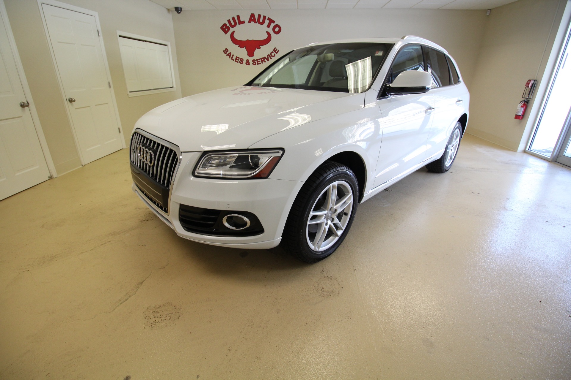 Used 2016 Audi Q5 2.0T Premium Plus quattro for sale $28,990 at AAN Master 2024 in Gurnee IL 60031 1