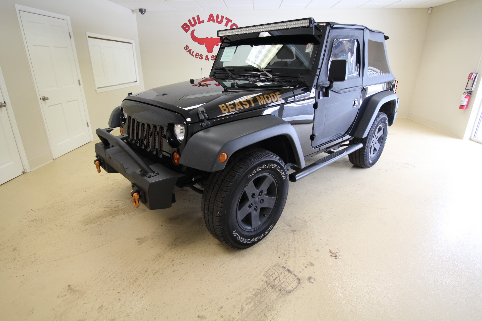 Used 2013 Jeep Wrangler Sport 4WD for sale $19,990 at AAN Master 2024 in Gurnee IL 60031 1