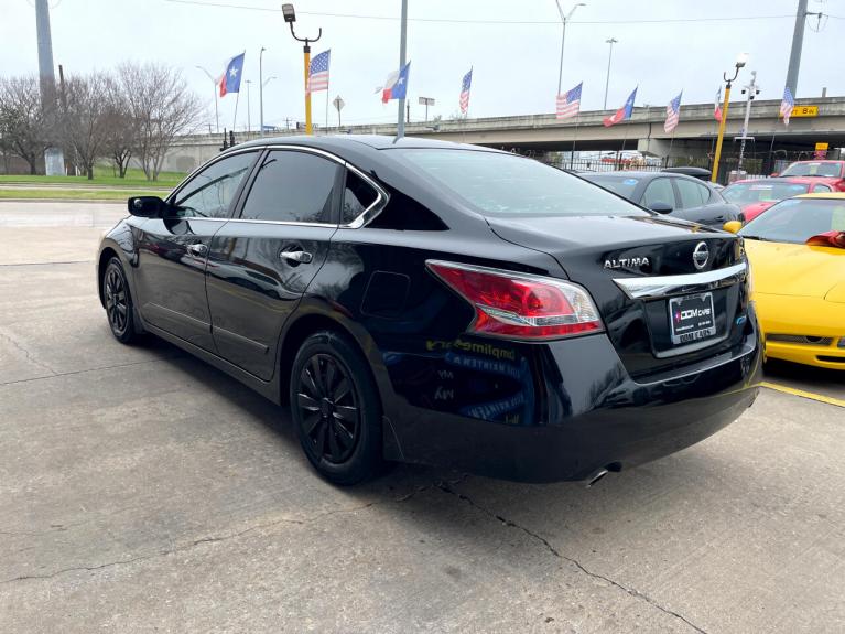Used 2014 Nissan Altima 2.5 S for sale $9,995 at AAN Master 2024 in Gurnee IL 60031 5