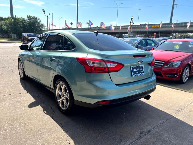 Used 2012 Ford Focus SEL Sedan for sale Sold at AAN Master 2024 in Gurnee IL 60031 5