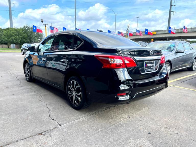 Used 2017 Nissan Sentra SV for sale Sold at AAN Master 2024 in Gurnee IL 60031 5