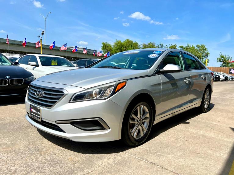 Used 2017 Hyundai Sonata SE for sale Sold at AAN Master 2024 in Gurnee IL 60031 4