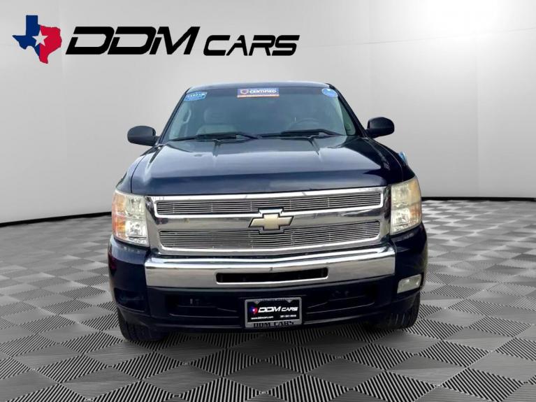 Used 2011 Chevrolet Silverado 1500 LT Crew Cab 2WD for sale $16,995 at AAN Master 2024 in Gurnee IL 60031 3