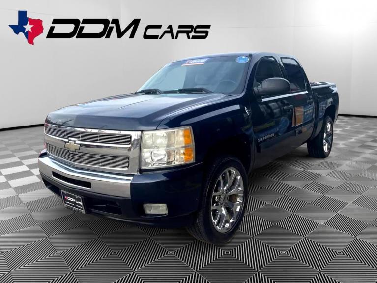 Used 2011 Chevrolet Silverado 1500 LT Crew Cab 2WD for sale $16,995 at AAN Master 2024 in Gurnee IL 60031 4
