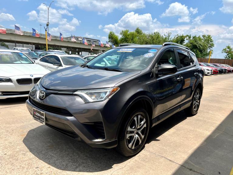 Used 2017 Toyota RAV4 LE FWD for sale $16,995 at AAN Master 2024 in Gurnee IL 60031 4