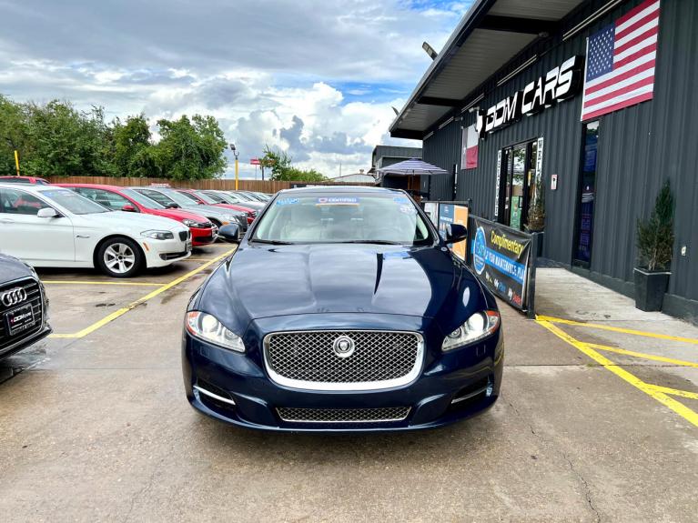 Used 2011 Jaguar XJ-Series XJ Supercharged for sale $17,995 at AAN Master 2024 in Gurnee IL 60031 3