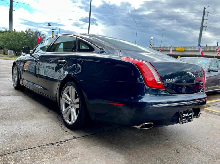 Used 2011 Jaguar XJ-Series XJ Supercharged for sale $17,995 at AAN Master 2024 in Gurnee IL 60031 5