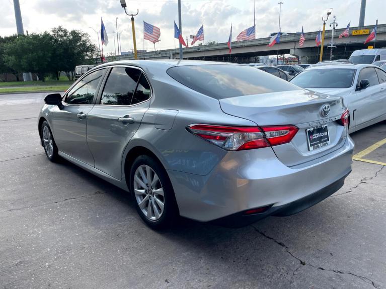 Used 2018 Toyota Camry LE for sale $19,995 at AAN Master 2024 in Gurnee IL 60031 4