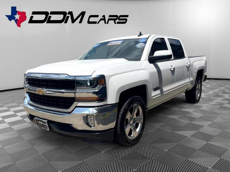 Used 2017 Chevrolet Silverado 1500 LT Crew Cab 2WD for sale Sold at AAN Master 2024 in Gurnee IL 60031 4