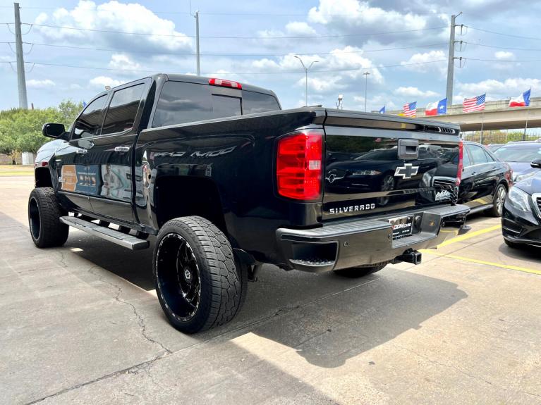 Used 2014 Chevrolet Silverado 1500 High Country Crew Cab 2WD for sale Sold at AAN Master 2024 in Gurnee IL 60031 5