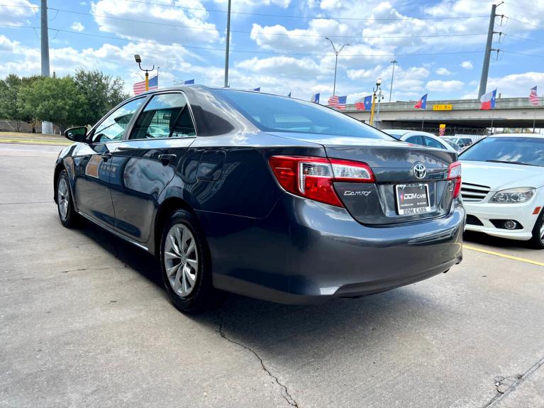 Used 2014 Toyota Camry SE Sport for sale $15,995 at AAN Master 2024 in Gurnee IL 60031 5