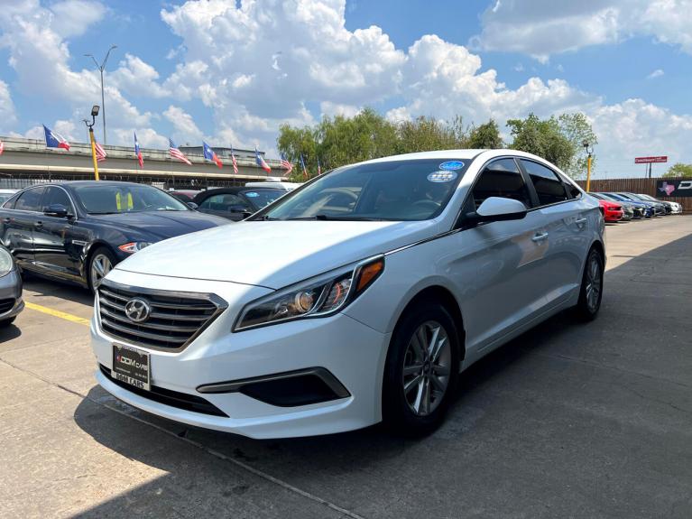 Used 2017 Hyundai Sonata SE for sale $11,995 at AAN Master 2024 in Gurnee IL 60031 4