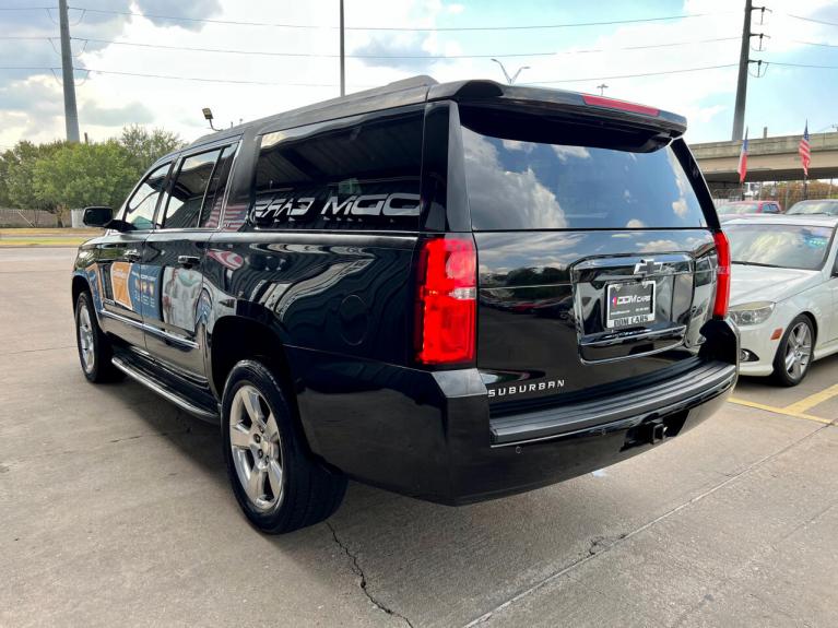 Used 2015 Chevrolet Suburban LT 1500 2WD for sale $18,995 at AAN Master 2024 in Gurnee IL 60031 5