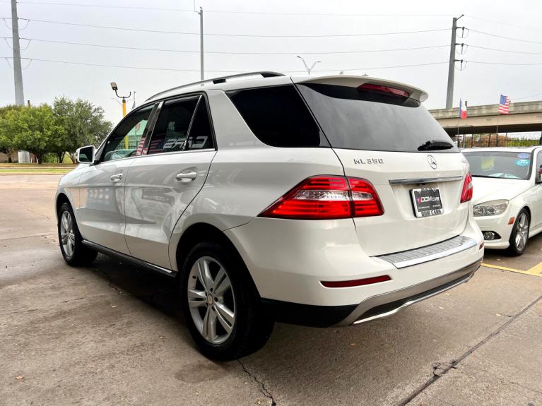 Used 2015 Mercedes-Benz M-Class ML350 4MATIC for sale $15,995 at AAN Master 2024 in Gurnee IL 60031 5