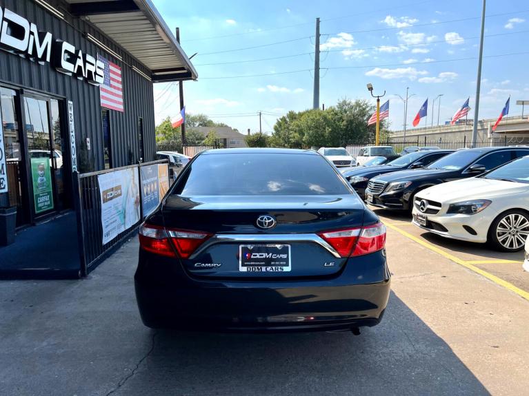 Used 2017 Toyota Camry XLE for sale $17,995 at AAN Master 2024 in Gurnee IL 60031 6