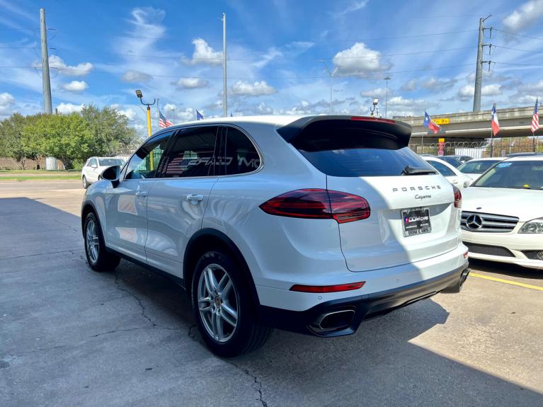 Used 2016 Porsche Cayenne Base for sale $24,995 at AAN Master 2024 in Gurnee IL 60031 5