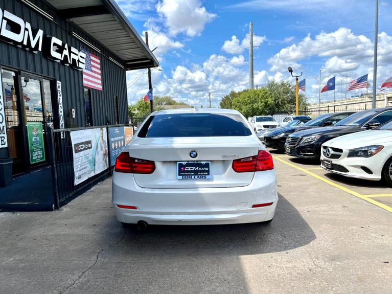 Used 2014 BMW 3-Series 320i Sedan for sale $12,995 at AAN Master 2024 in Gurnee IL 60031 6